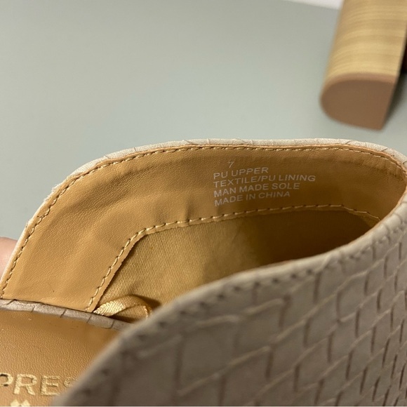 Express Factory Snake Print Lizard? Women's Peep toe Heel Size 7 - Picture 4 of 12